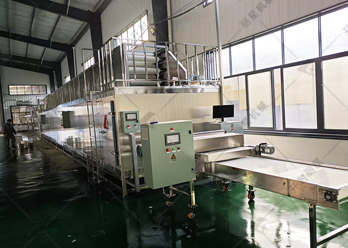 麗星紅薯粉條機生產(chǎn)線落地貴州，開始進行試機