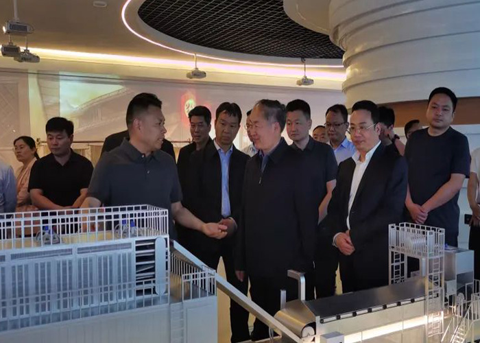 襄城考察團走進麗星，共謀酸辣粉產(chǎn)業(yè)發(fā)展新路徑