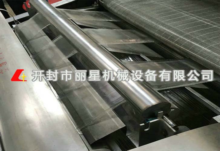 大型地瓜粉皮機(jī)漸成主流，手工生產(chǎn)制作逐步退場