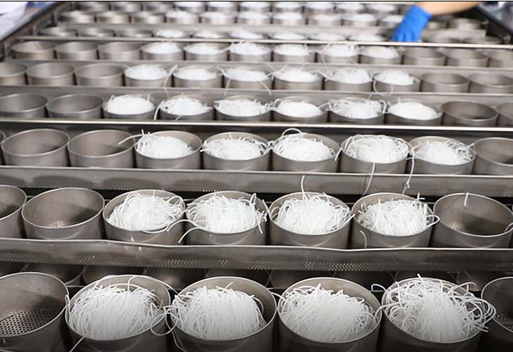 大型企業(yè)日產(chǎn) 12 噸自動化酸辣粉生產(chǎn)線新選擇